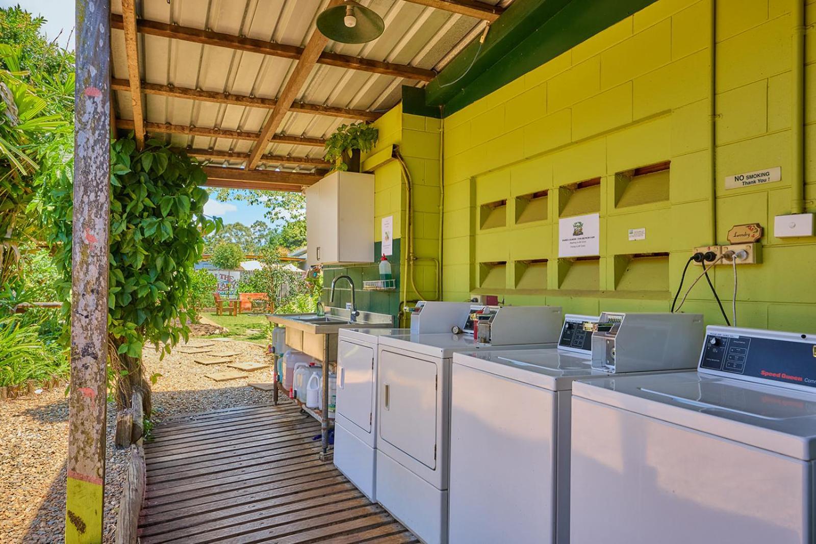 On The Wallaby Eco Lodge Yungaburra Exterior photo